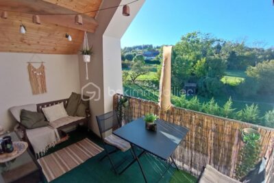 SUPERBE APPARTEMENT T3 DE CHARME DANS MAISON EN DERNIER ETAGE AVEC TERRASSE COUVERTE – 3 pièces – 3 chambres – 83 m²