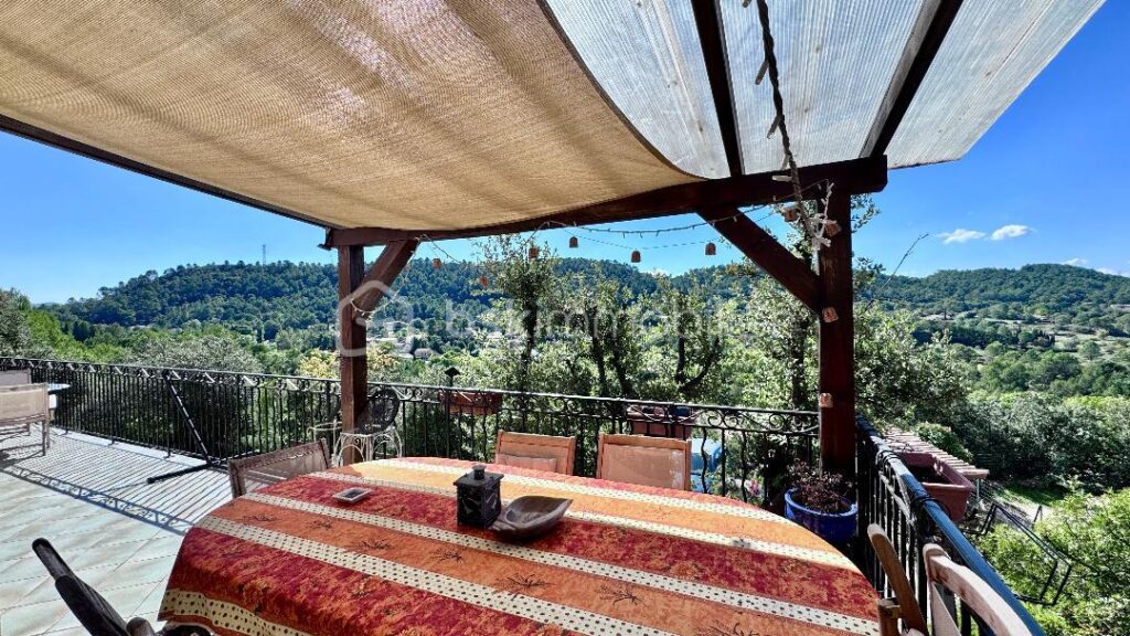 Achat d’une Maison familiale avec vue dominante sur la vallée – 4 pièces – 3 chambres – 119 m²