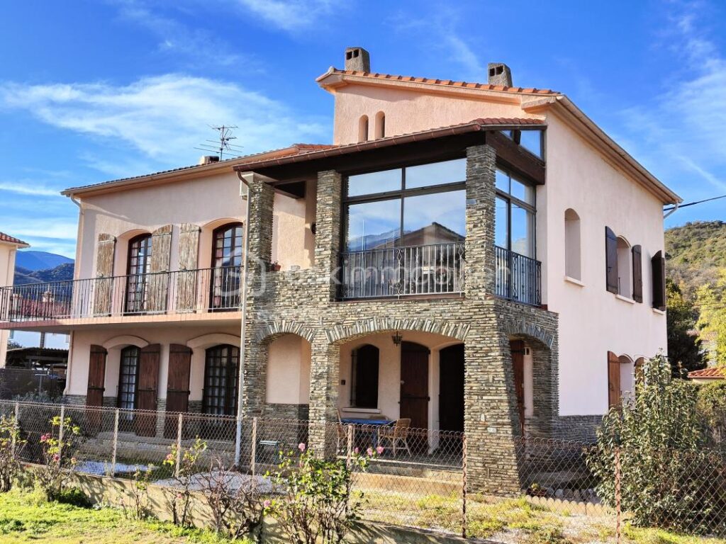 VILLA 188 m² Prades – 8 pièces – 5 chambres – 188 m²