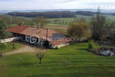 CHARME & AUTHENTICITÉ AU CŒUR DE LA CAMPAGNE BRESSANE – 8 pièces – 4 chambres – 171 m²