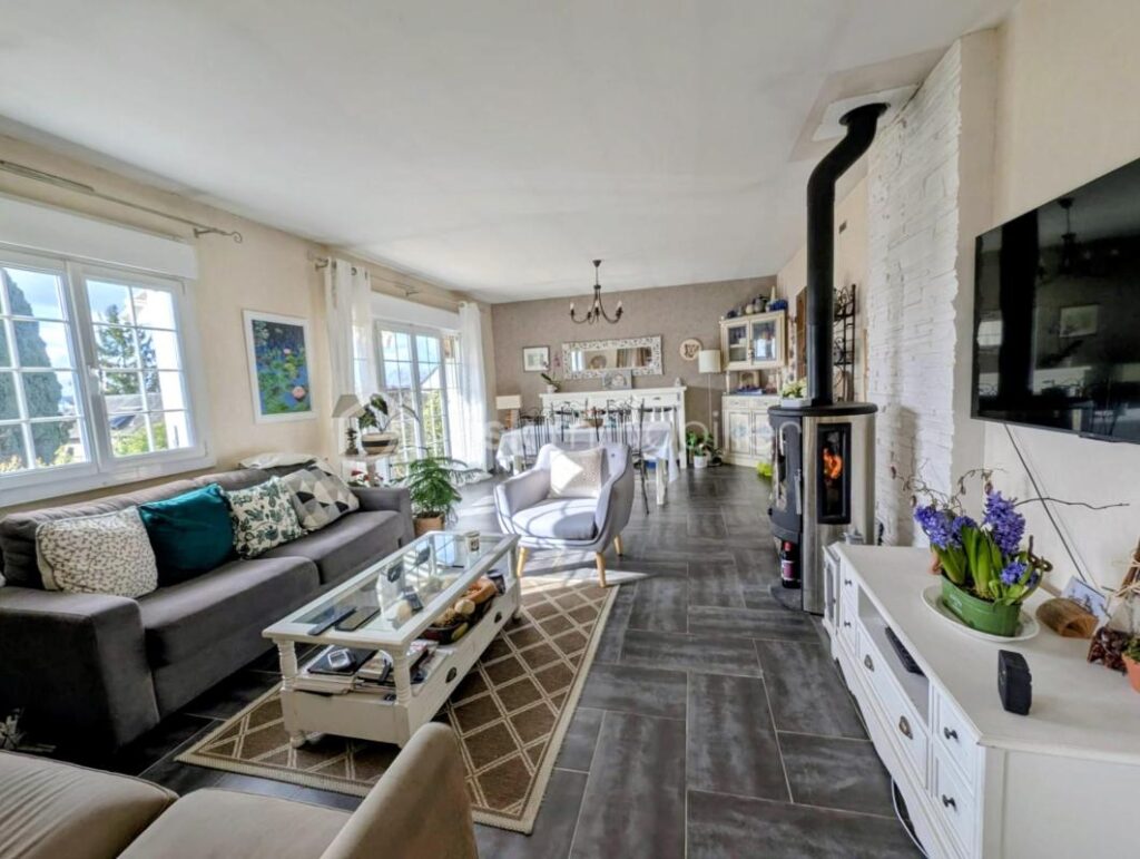 🏡 Soissons – Maison lumineuse 100 m² – 3 chambres (posssibilité d’une 4e) – Jardin – 164 990 € – 5 pièces – 3 chambres – 100 m²