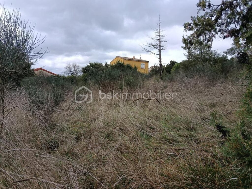 🌿 Terrain d’exception à Saint-Montan (07220) – Vue panoramique & tranquillité absolue 🌄 – NR pièces – NR chambres – 2252 m²