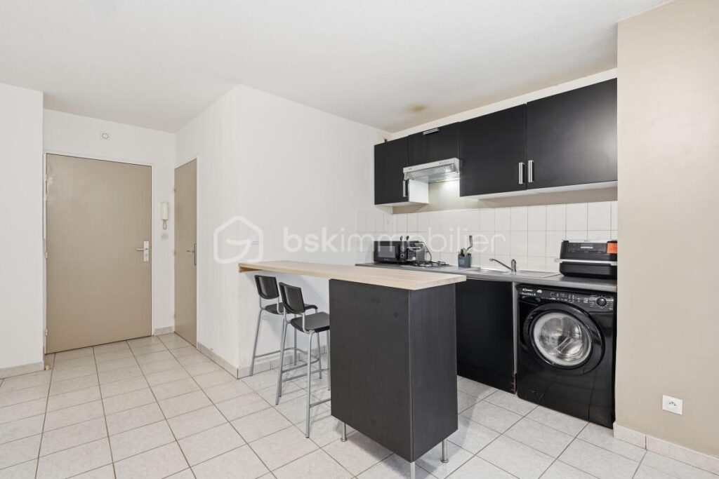 EN EXCLUSIVITE: STUDIO GRATTE CIEL – 1 pièce – NR chambres – 31 m²