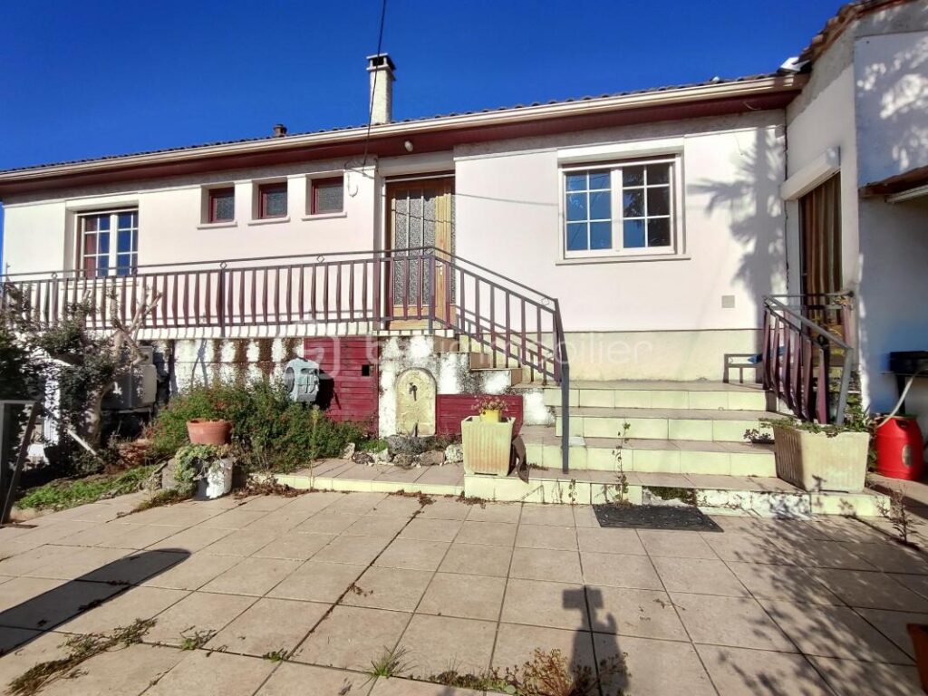 Découvrez une perle rare de la campagne à Saint-Antoine – 7 pièces – 4 chambres – 155 m²