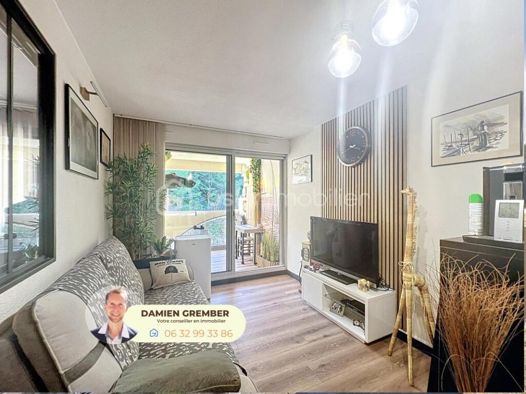 💦 Charmant T3 rénové de 48 m² avec terrasse, vue pinède & piscine, GARAGE 😍 – 3 pièces – 2 chambres – 47 m²