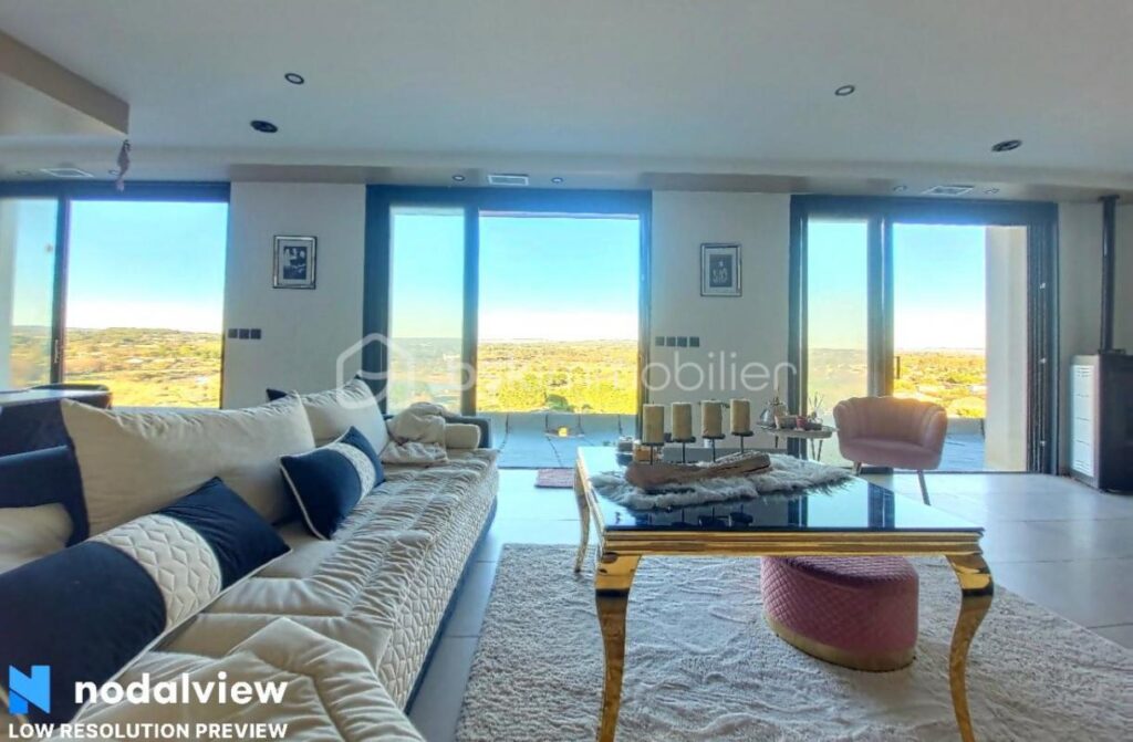 Splendide villa avec une vue imprenable – 10 pièces – 7 chambres – 310 m²