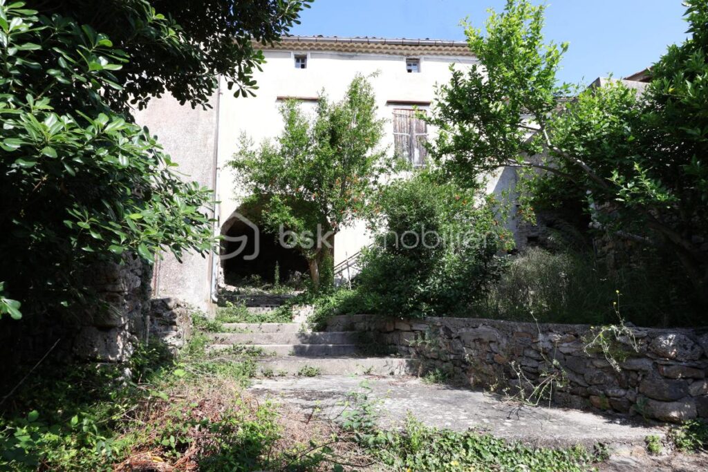 Maison de Maître de 230 m2 – 10 pièces – 3 chambres – 230 m²