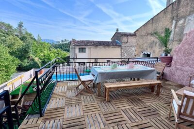 Achat d&rsquo;une Charmante maison individuelle meublée avec piscine, cadre campagne – 3 pièces – NR chambres – 29 m²