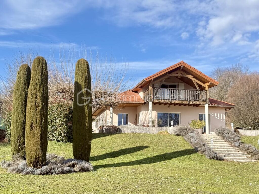 MAISON CONTEMPORAINE 152 M2 – TERRAIN – 3150 M2 – SAINT-CASSIEN – 5 pièces – 3 chambres – 152 m²