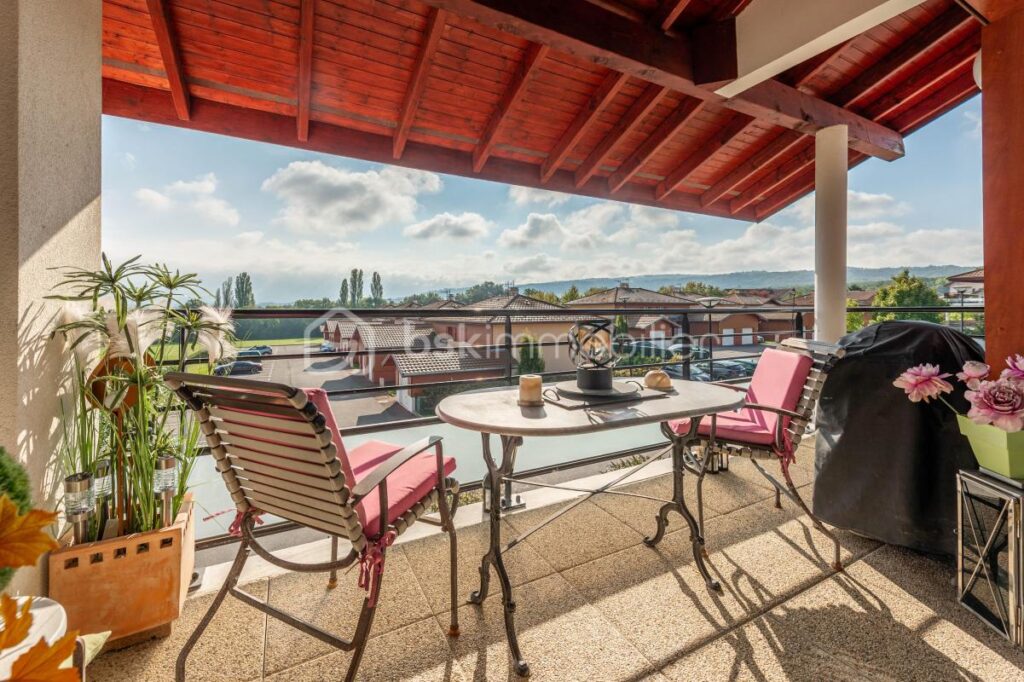 Appartement 2 pièces dernier étage avec balcon couvert de 11 m² sur vue dégagée – 2 pièces – 1 chambre – 44 m²