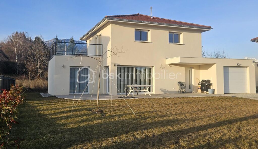 Maison récente , 4 chambres – 5 pièces – 4 chambres – 128 m²