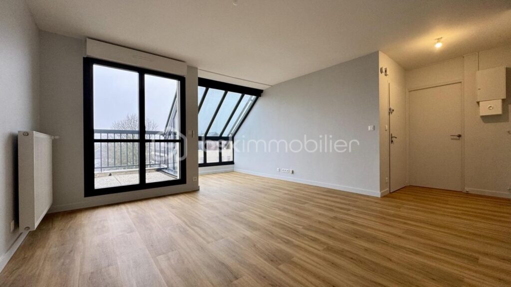 Très bel appartement T4 – 90 m² – Entièrement refait à neuf – Parking privé – PACÉ – 4 pièces – 3 chambres – 90 m²