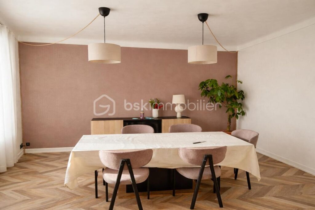 Maison 5 pièces 3 chambres – 5 pièces – 3 chambres – 117 m²