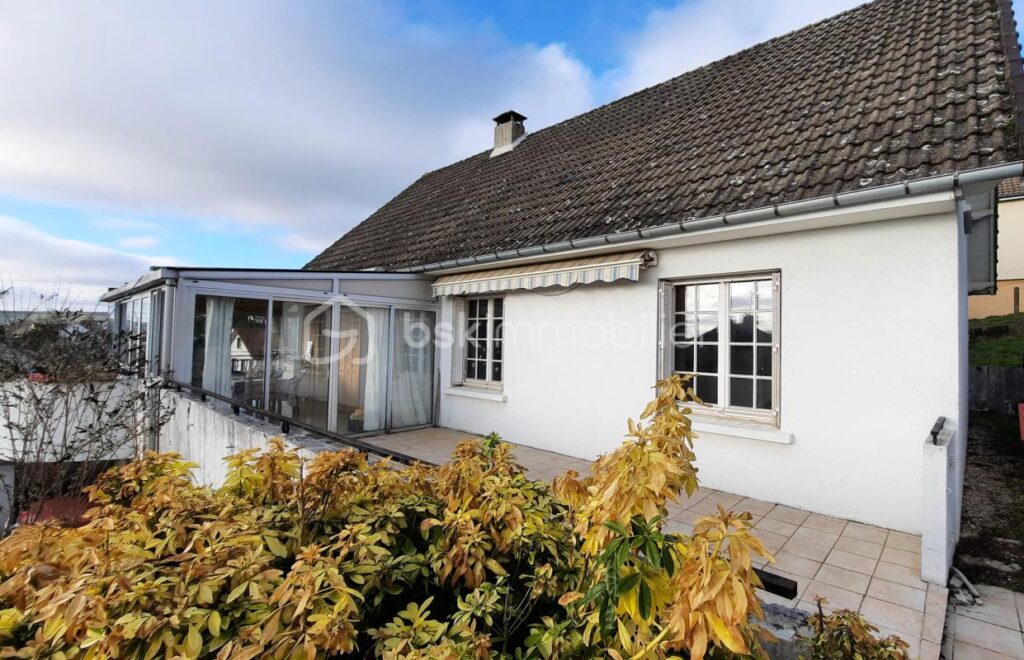 Pavillon, quartier résidentiel – 9 pièces – 5 chambres – 169 m²