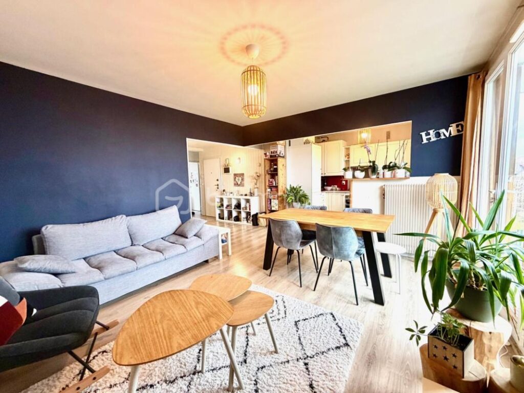Appartement F4 résidence Bellevue avec une place de parking privée et une cave – 4 pièces – 3 chambres – 74 m²