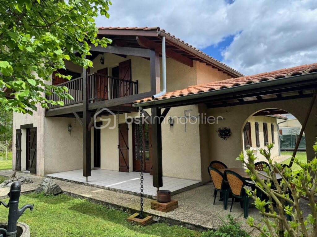 Maison de style landaise – 6 pièces – 4 chambres – 135 m²