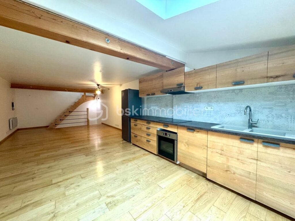 Charmante maison de village de 80 m2 2 chambres, terrasse et dressing – 3 pièces – 2 chambres – 80 m²