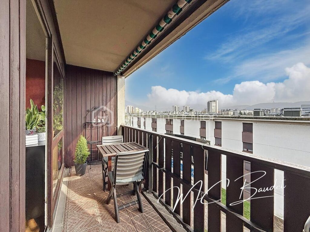 T3 en dernier étage – Secteur Claude KOGAN/Village Olympique – 3 pièces – 2 chambres – 64 m²