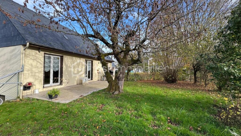 Maison familiale traditionnelle 7 pièces – 4 chambres – Grand sous-sol – Proche centre bourg de PACÉ – 6 pièces – 4 chambres – 120 m²