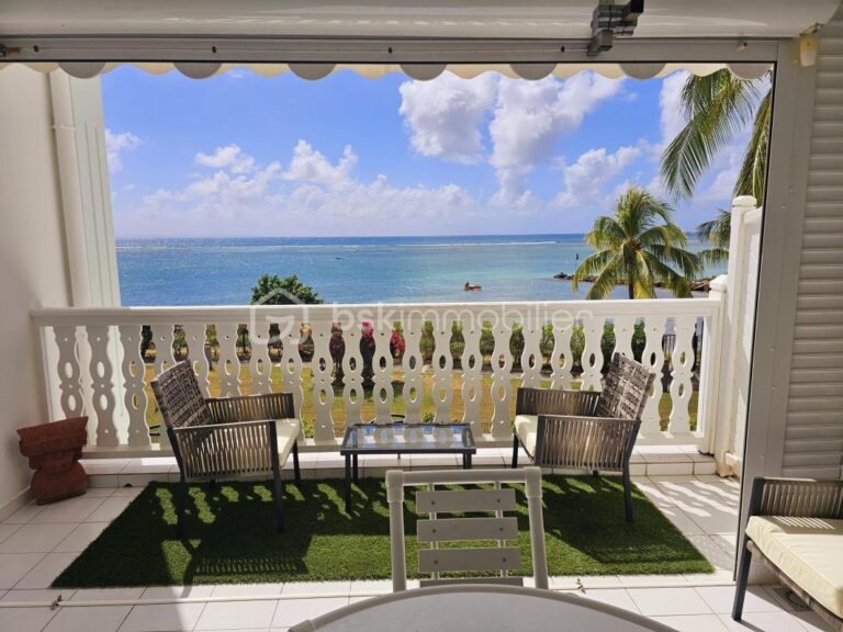 APPARTEMENT T2- LE SAVANNAH- BORD DE MER- VUE LAGON – 2 pièces – 1 chambre – 61 m²