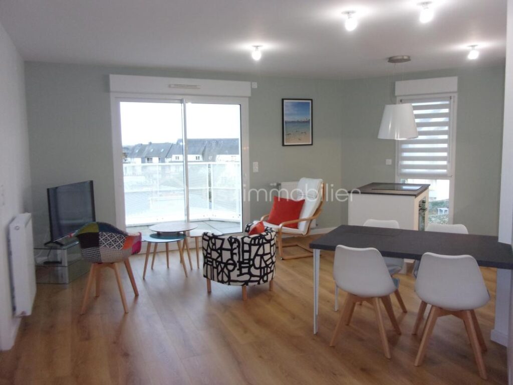 GUIPAVAS – APPARTEMENT de 2020 – 42 M2 – CENTRE BOURG – DERNIER ÉTAGE – TERRASSE – VUE DÉGAGÉE – UNE CHAMBRE – PLACE DE PARKING – CAVE – 2 pièces – 1 chambre – 42 m²