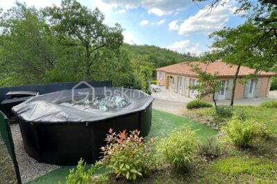 Maison rénovée avec soins sur 3532 m² de terrain non clos – 4 pièces – 3 chambres – 116 m²