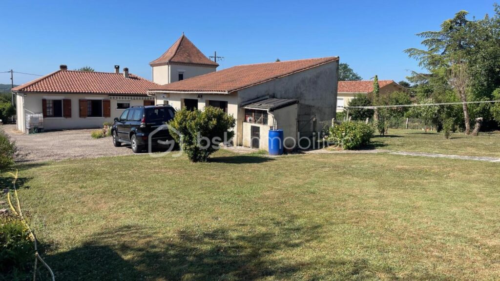 Belle propriété sur les hauteurs de Creysse – 7 pièces – 4 chambres – 120 m²