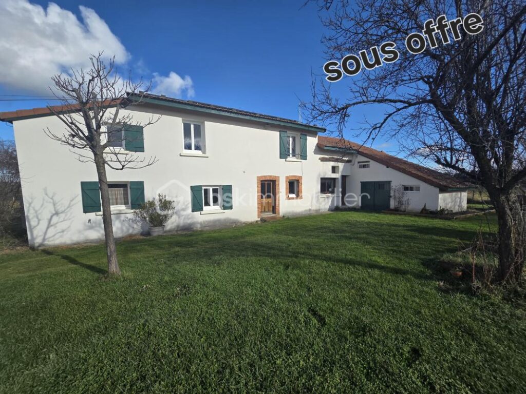 Ferme de 142m2 a saint etienne le molard – 4 pièces – 3 chambres – 142 m²
