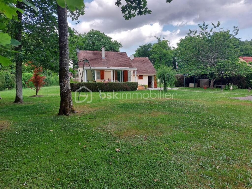 Maison 5 pièces 3 chambres – 4 pièces – 3 chambres – 114 m²