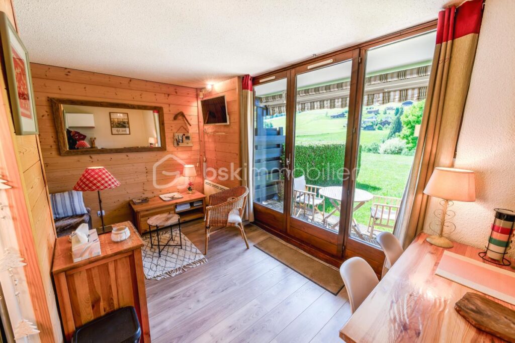 74120 – PRAZ SUR ARLY – STUDIO ORIENTÉ SUD AVEC ALCÔVE NUIT INDÉPENDANTE – 4 COUCHAGES – PROCHE DOMAINE SKIABLE ET CENTRE VILLAGE – 1 pièce – NR chambres – 24 m²