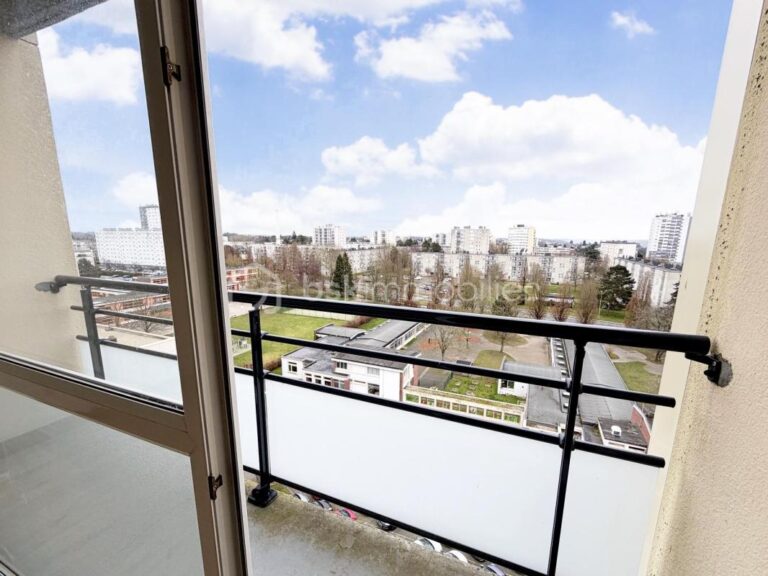 Appartement à Mont-Saint-Aignan 76130 – T3, 2 chambres, balcon, cave, stationnement privatif – 3 pièces – 2 chambres – 58 m²