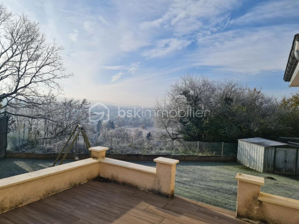 Maison mitoyenne d’un côté – 5 pièces – 2 chambres – 86 m²