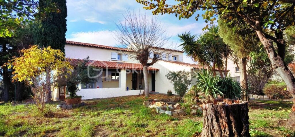 Thézan-Lès-Béziers – Villa 4 faces – piscine – jardin – vue dégagée – 6 pièces – 4 chambres – 157 m²