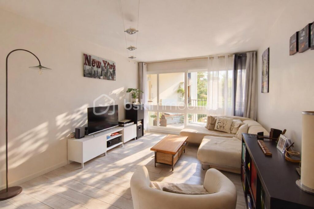 Appartement 3 pièces avec balcon, terrasse et box – 3 pièces – 2 chambres – 66 m²