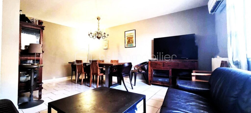 *** Maison de village de 146m²- Cour- Loggia- T2 en RDC- Vue- La Palme *** – 6 pièces – 3 chambres – 146 m²