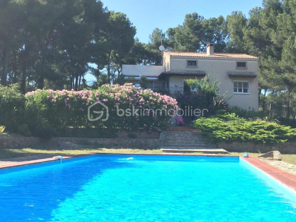 Haut de villa de charme – 4 pièces – 3 chambres – 128 m²