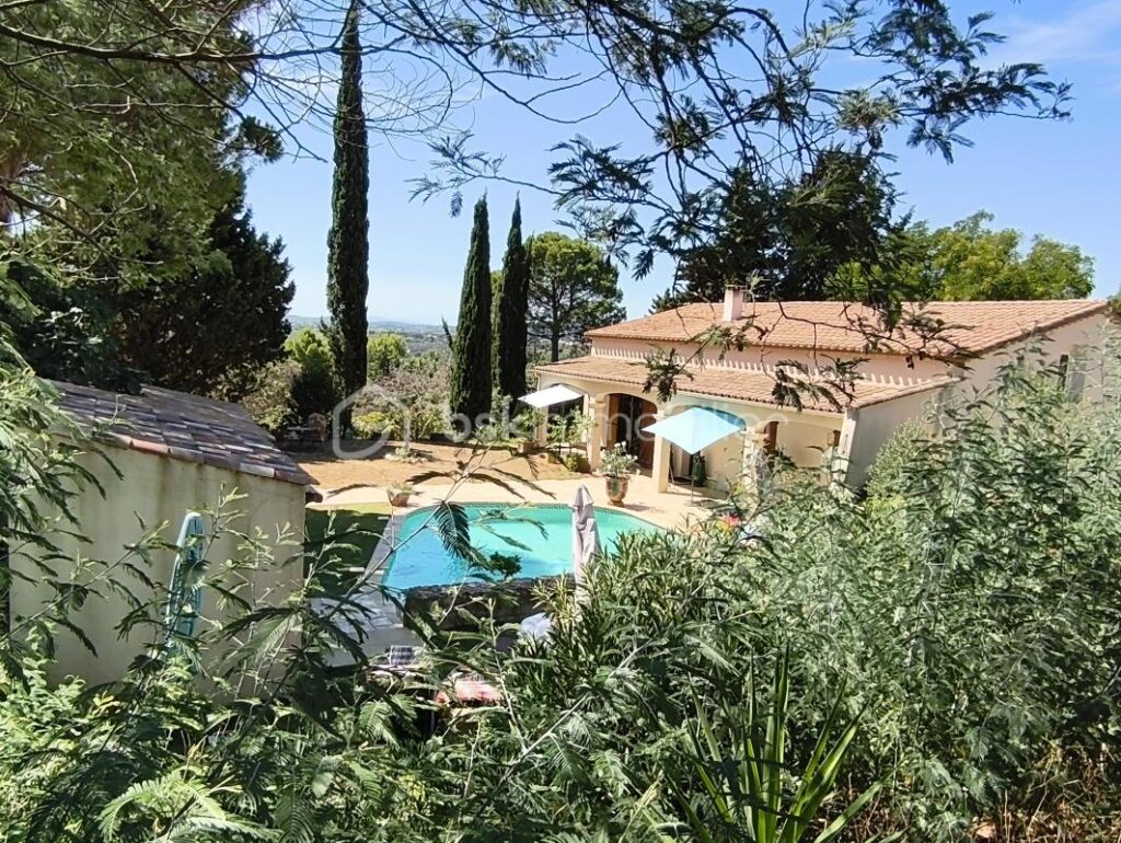 DOMAINE EN MEDITERRANEE – 8 pièces – 6 chambres – 245 m²