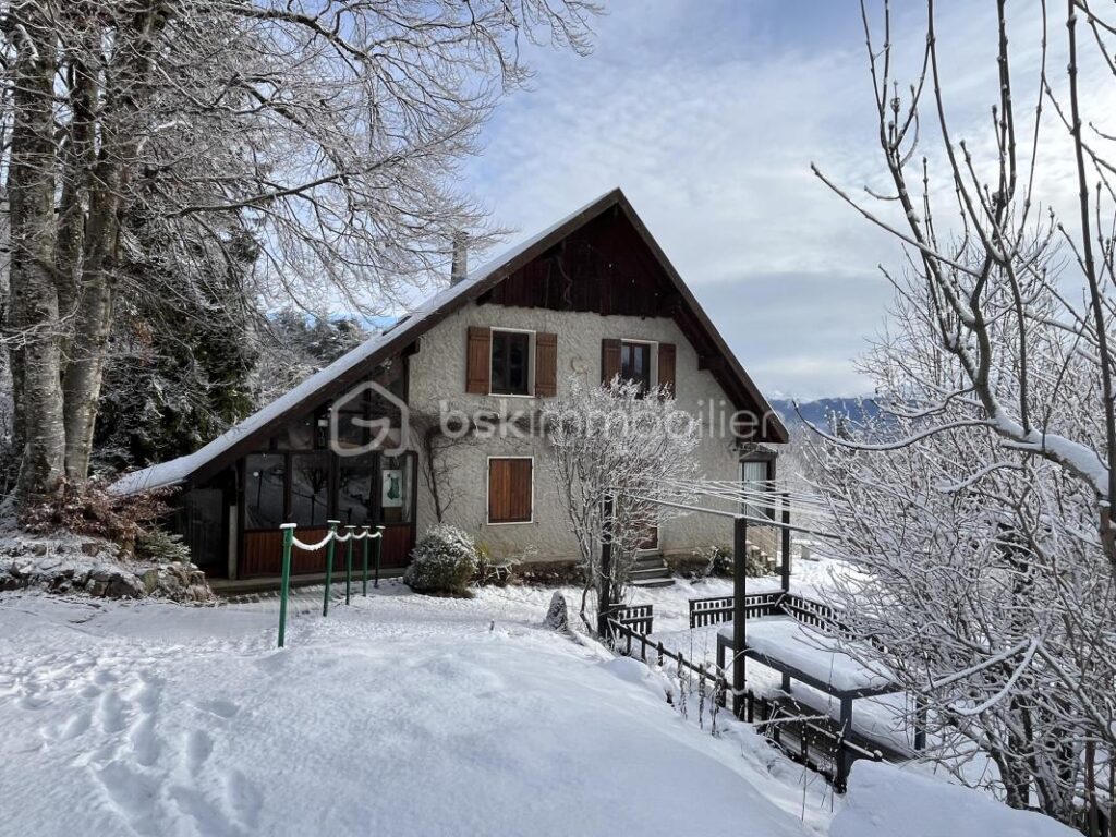 Magnifique maison de 138 m² sur une parcelle de 11680 ² – 6 pièces – 5 chambres – 138 m²