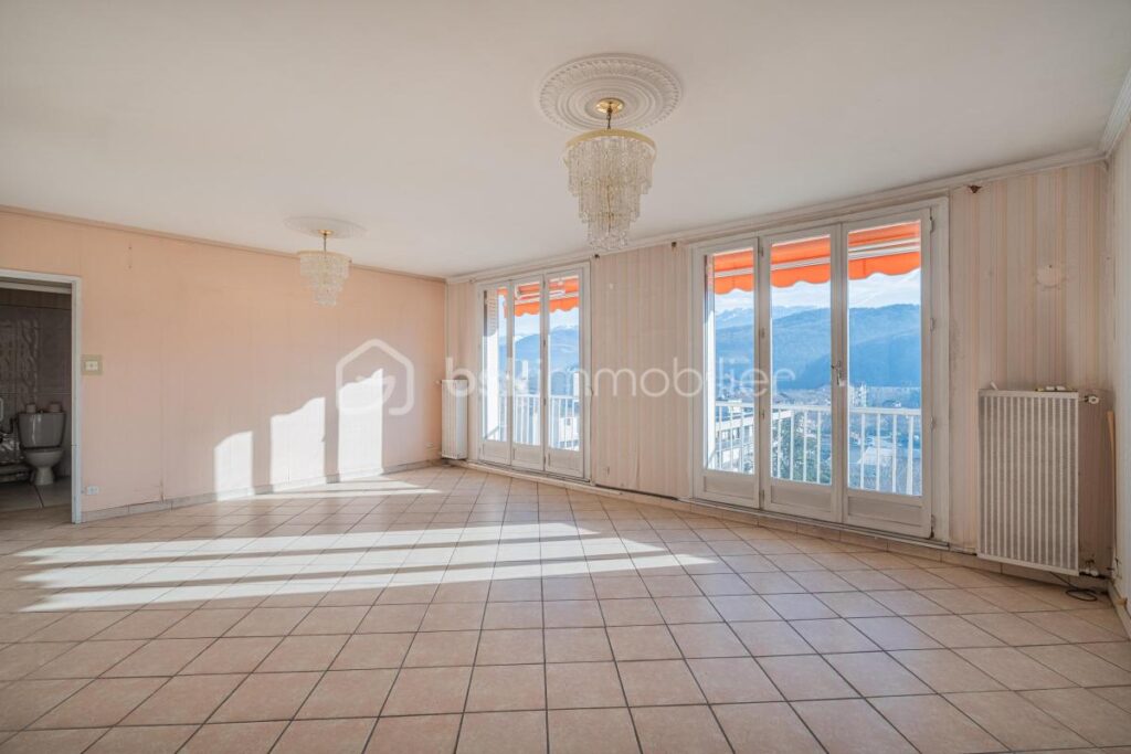 Appartement familial et lumineux avec balcon et vue dégagée – Le Pont de Claix – 5 pièces – 3 chambres – 81 m²