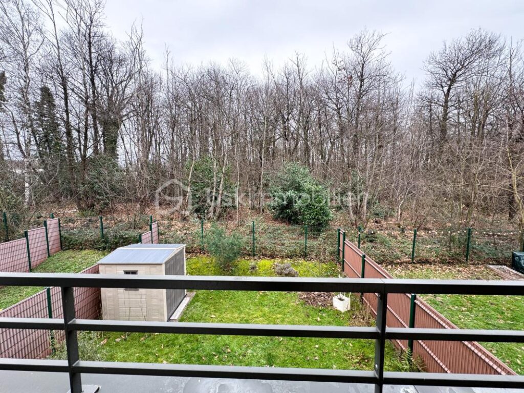 APPARTEMENT COUP DE COEUR- PROCHE FORET -2 PLACES DE PARKINGS – 3 pièces – 2 chambres – 59 m²