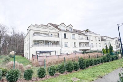 APPARTEMENT COUP DE COEUR- PROCHE FORET -2 PLACES DE PARKINGS – 3 pièces – 2 chambres – 59 m²