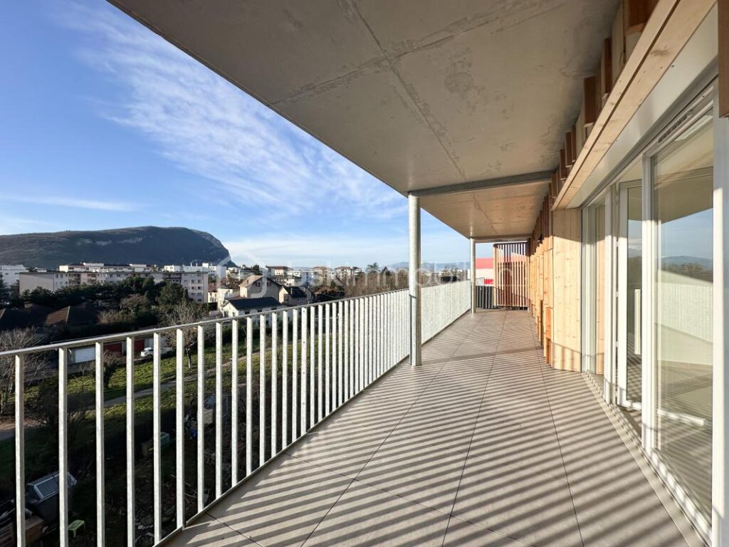 APPARTEMENT T3, DERNIER ETAGE, TERRASSE ET VUE EXCEPTIONNELLE – 3 pièces – 2 chambres – 78 m²