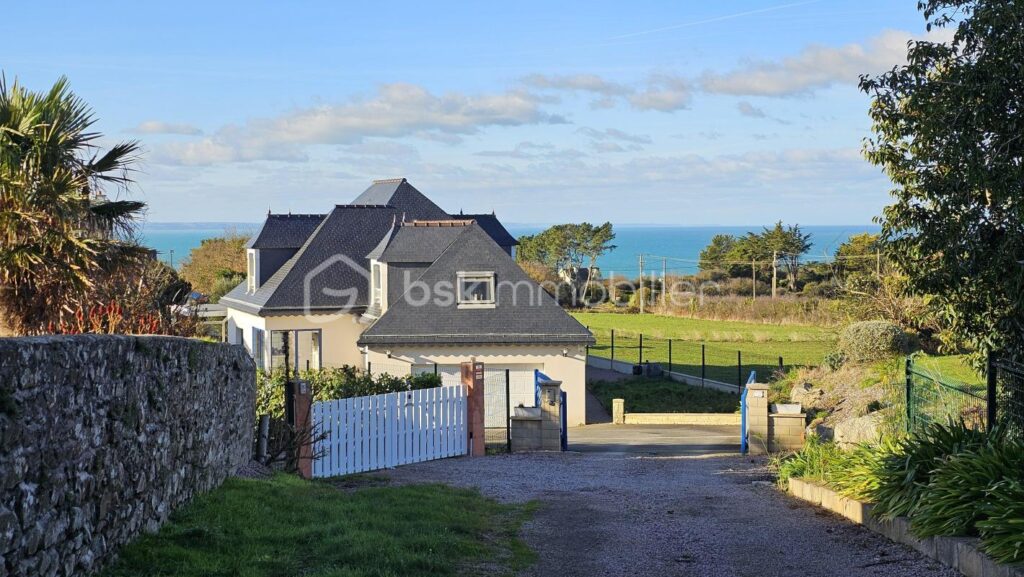 Maison d’Architecte Vue Mer – Équipée PMR – Plage 3 mn – 7 pièces – 4 chambres – 223 m²