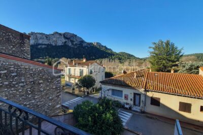 MAISON DE VILLAGE – 3 CHAMBRES – TERRASSE – GARAGE – 4 pièces – 3 chambres – 104 m²