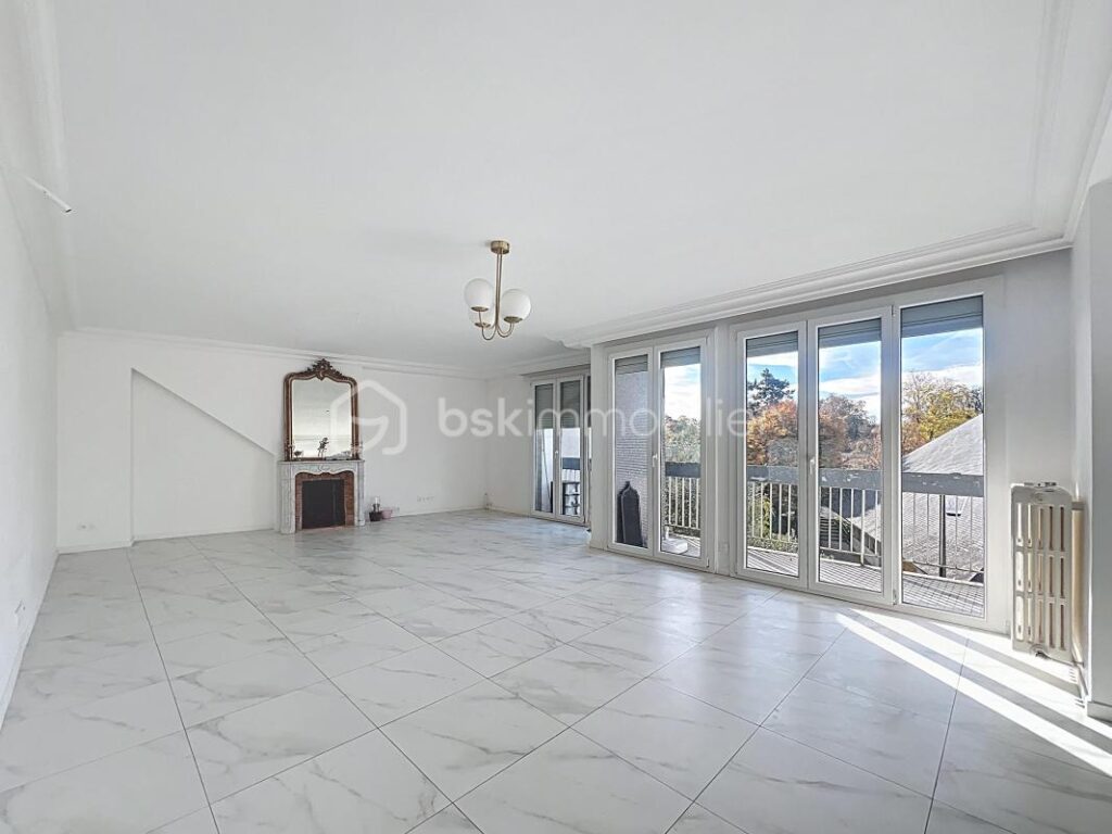 Appartement 4 pièces de 122 m2 refait entièrement à neuf à L’HAY LES ROSES – 4 pièces – 2 chambres – 121 m²