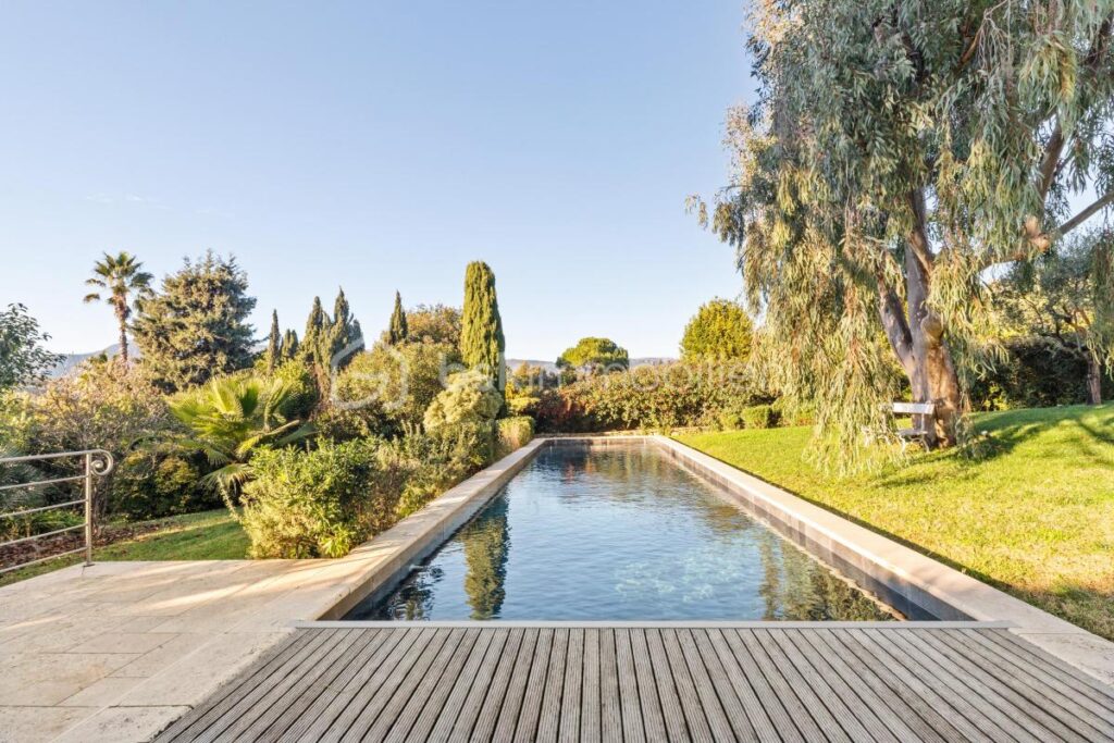 Une villa clés en main, alliant charme et sérénité dans un écrin de verdure – 5 pièces – 4 chambres – 170 m²