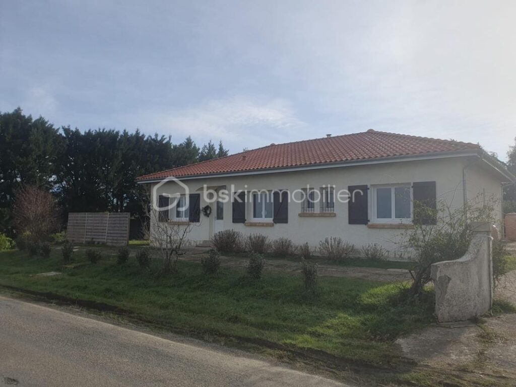 Maison de plain pied, 5 pièces, 4 chambres, garages en sous sol – 5 pièces – 4 chambres – 121 m²