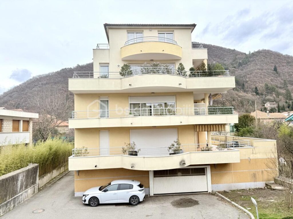 Appartement 3 pièces 66m² avec Balcon, Garage et Cave – Centre-ville de Digne-les-Bains (04) – 3 pièces – 2 chambres – 66 m²