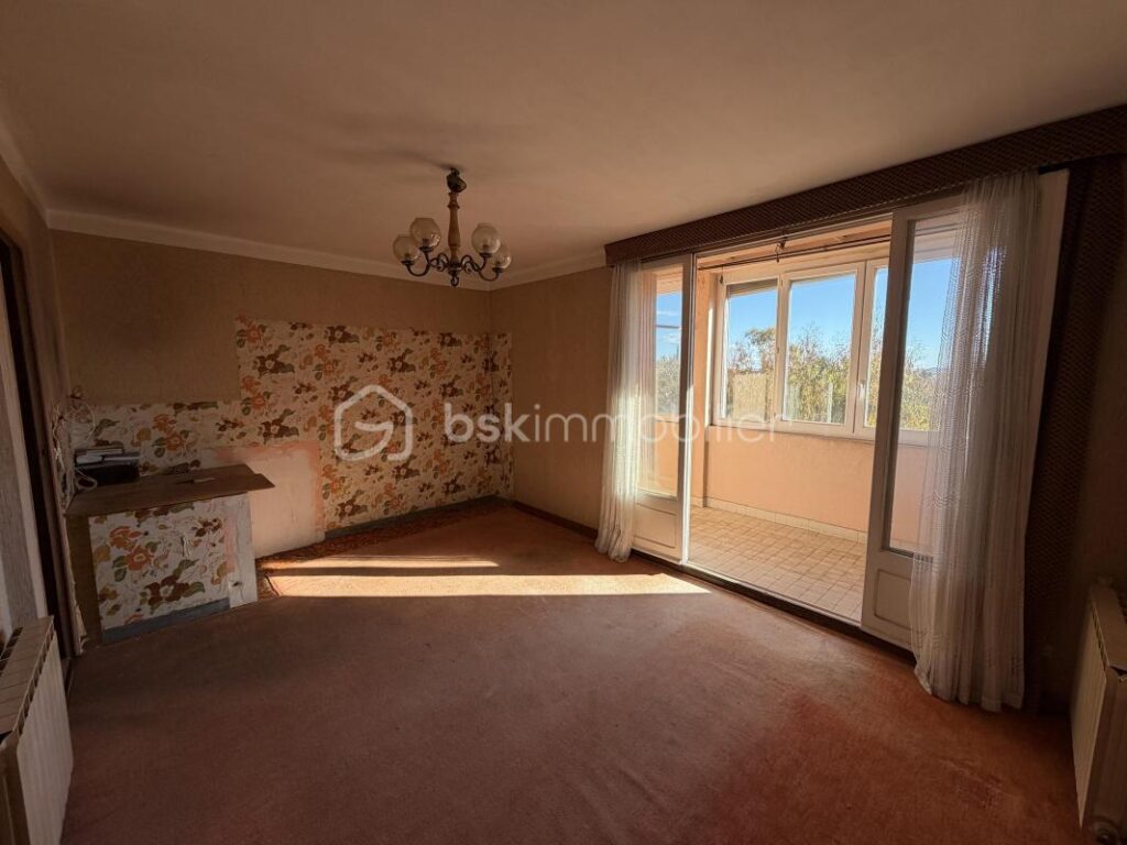 T4 duplex 67,5 m² dernier étage – loggia, garage, cave, parking – Hyères Ouest – 4 pièces – 3 chambres – 67 m²