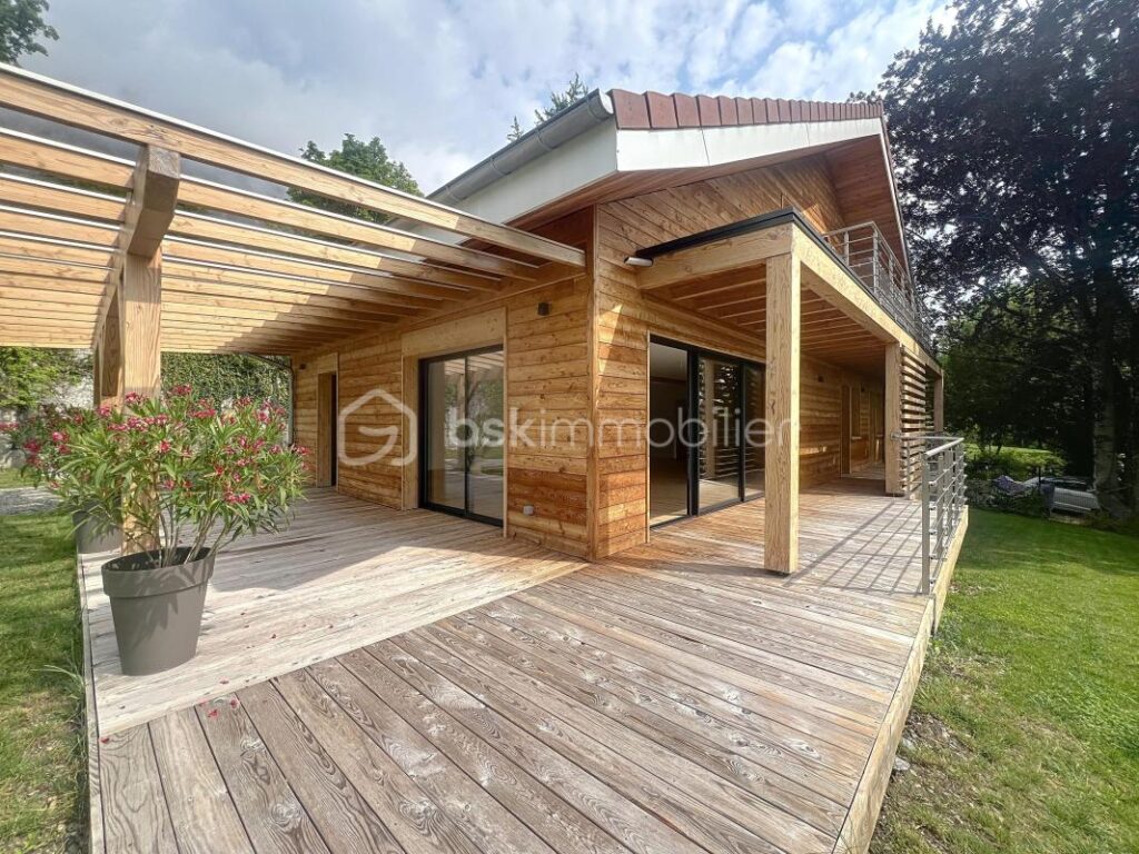 *** MAISON NEUVE DE 159 m² A MEYLAN SECTEUR ROCHASSON*** Frais de notaire réduits 3% seulement – 6 pièces – 4 chambres – 159 m²